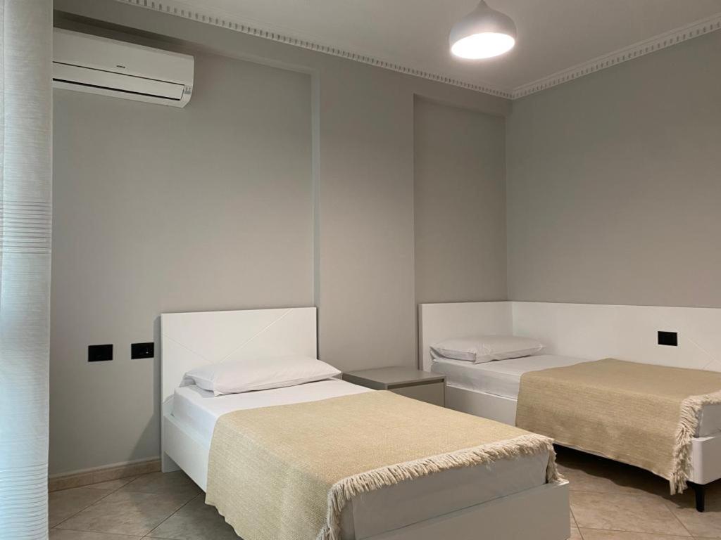 Laureta Central Apartment ติรานา ภายนอก รูปภาพ
