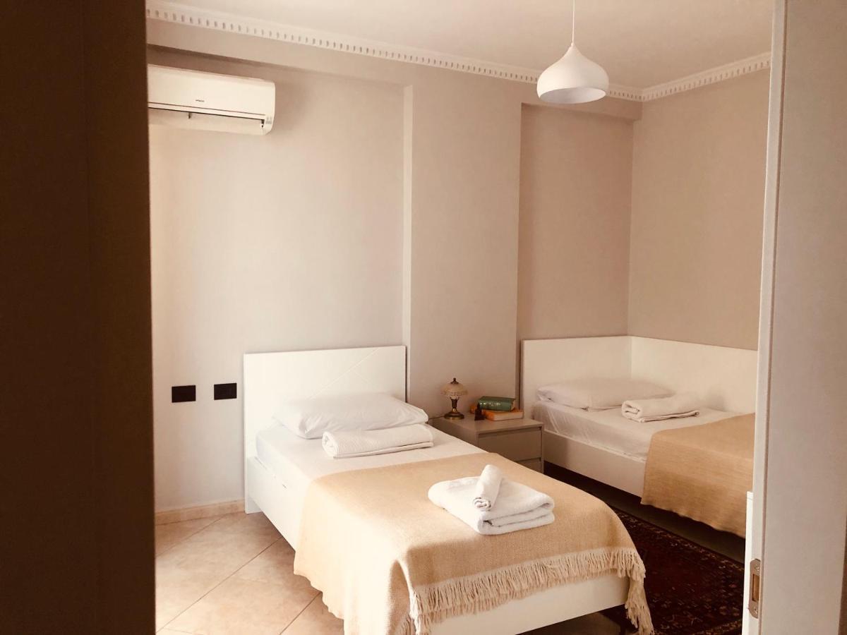 Laureta Central Apartment ติรานา ภายนอก รูปภาพ